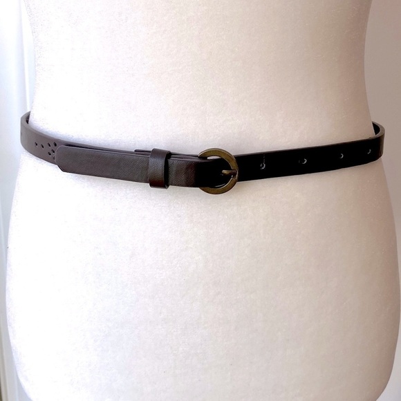 no brand Accessories - Classic Brown Brass Skinny Belt Size Small Fits from 24 1/2” up to 28 1/2”